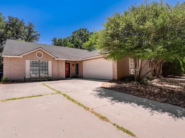 3401 Woodlark Dr, Fort Worth, TX 76123