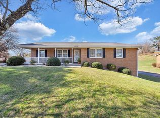 1440 W Ruritan Rd, Roanoke, VA 24012