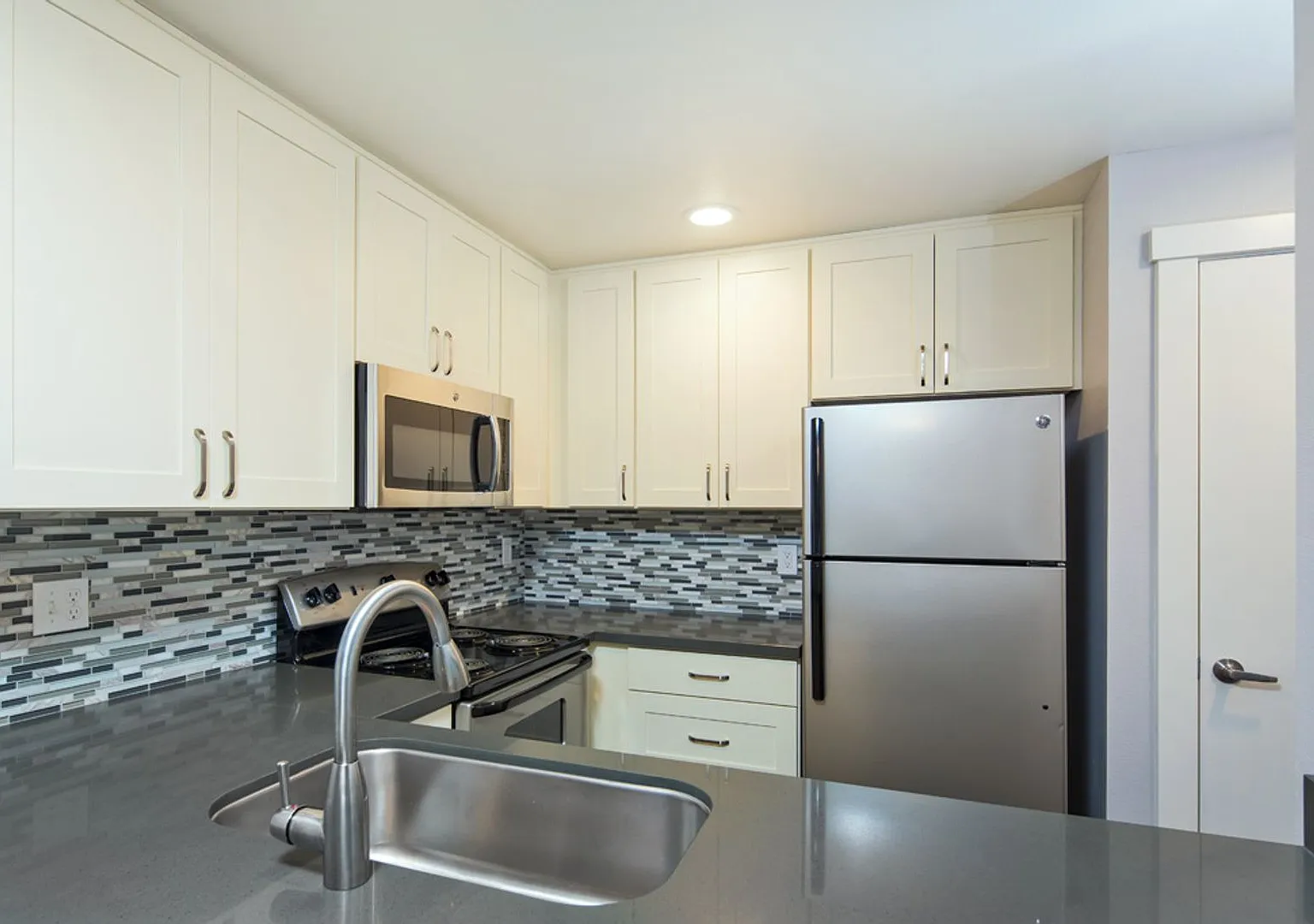 Juanita Ridge F — Photo 2