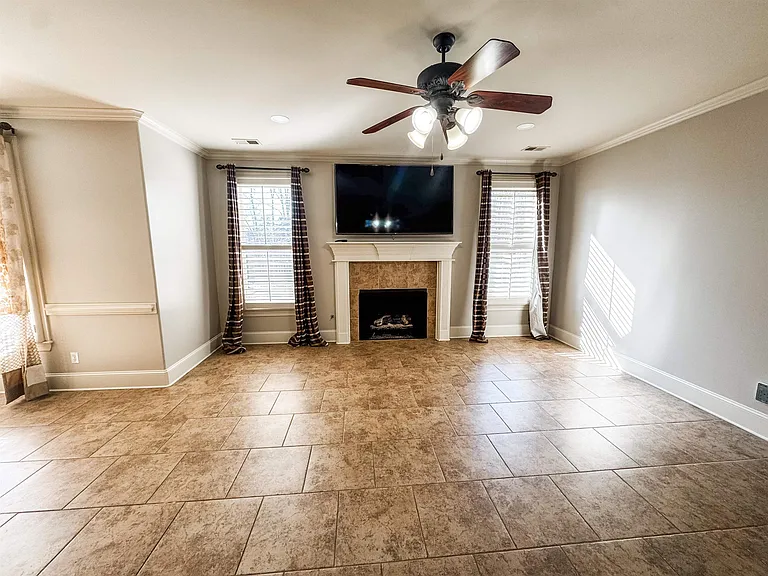 713 Briston Ln — Photo 6