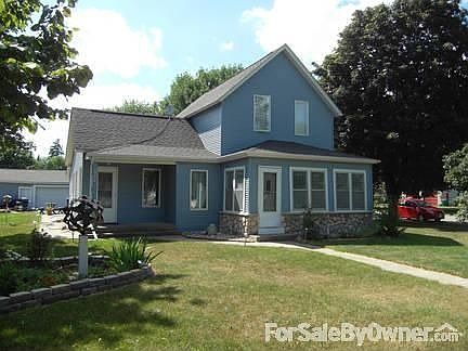 300 S. Walnut Street
						:
						New siding, gutters and roof, virtually maintence free just mow the lawn!