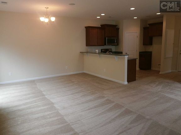 3rd image of 125 Highland Creek Ln