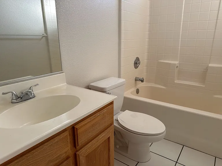 1340 Garvey Dr — Photo 17