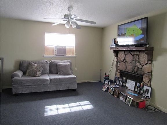 2nd image of 50 Carriage Ln