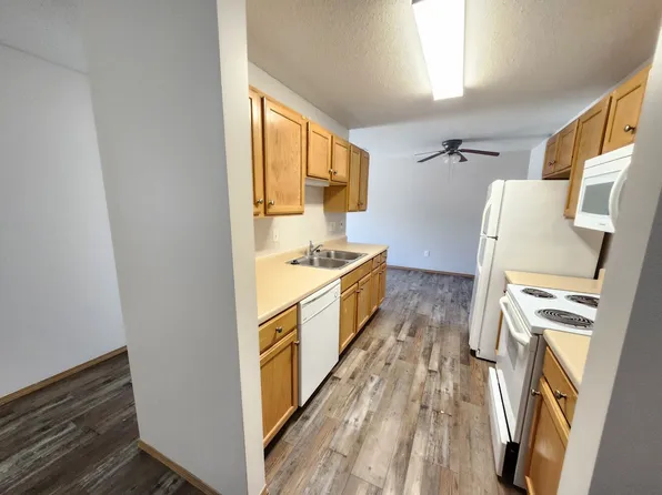 Bluestem Estates, 3219 S Sycamore Ave #108, Sioux Falls, SD 57110
