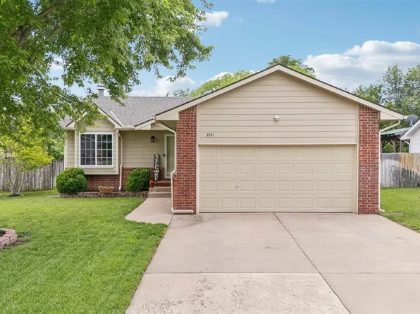 1711 Summerwood St, Goddard, KS 67052