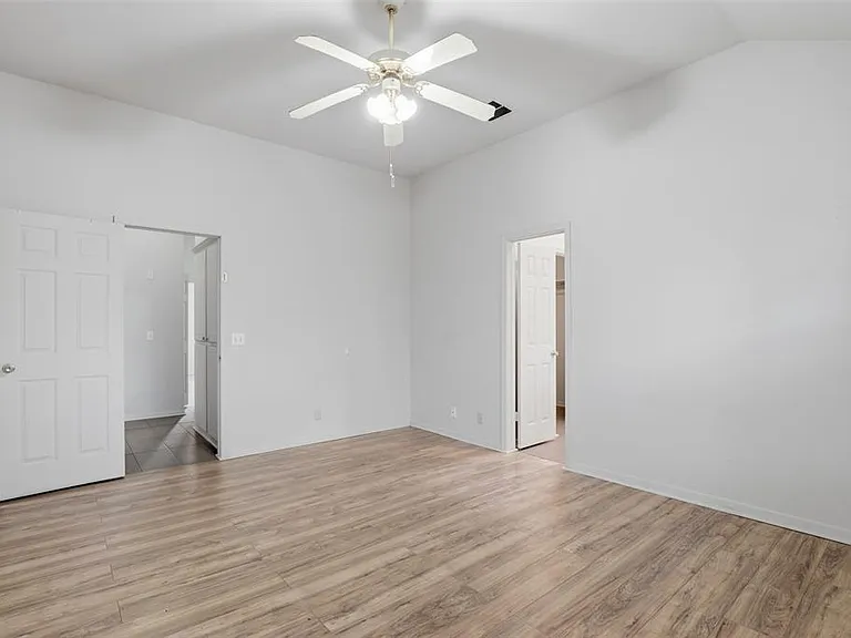 908 Willis Way — Photo 16