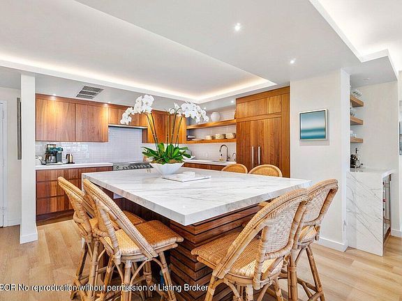 4th image of 354 Chilean Ave #53