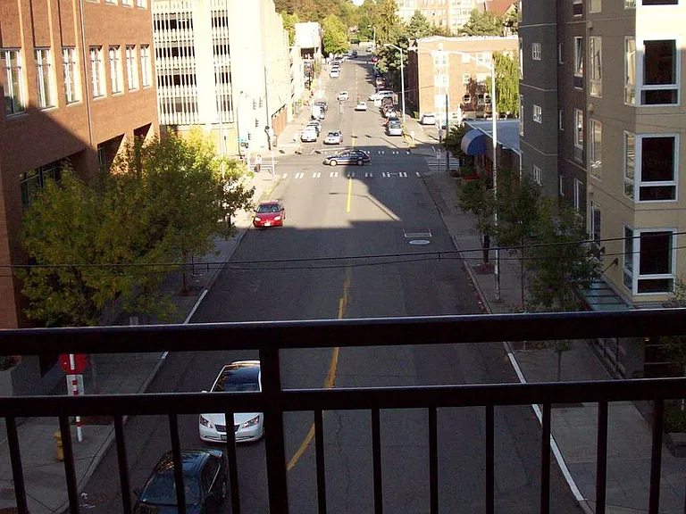 Trinity 43rd Apartments — Photo 29