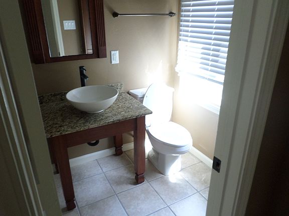 5th image of 304 Dexter Dr