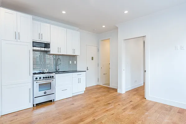 Rented by Nooklyn NYC LLC | media 40