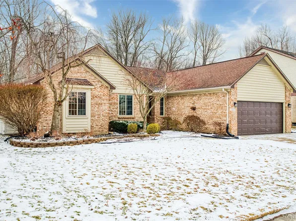 41777 Princess Dr, Canton, MI 48188