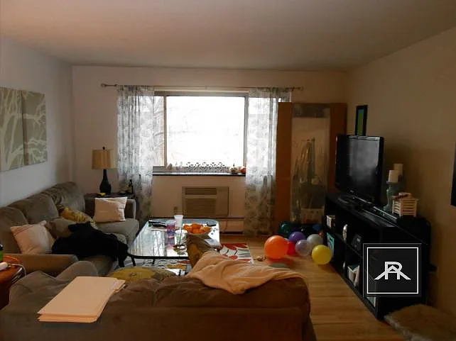 237 Kelton St #32 — Photo 5