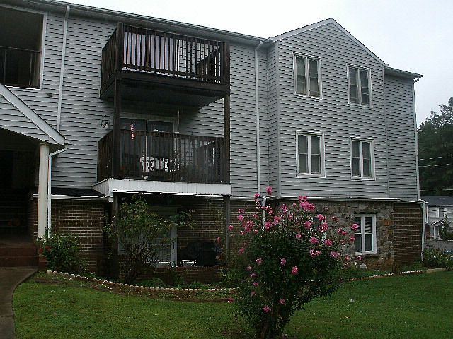 1st image of 225 Seminole Trl