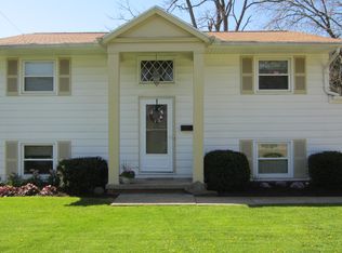 832 6th St NE, North Canton, OH 44720