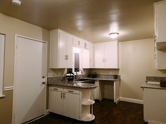 5th image of 1532 W Robinson Ave