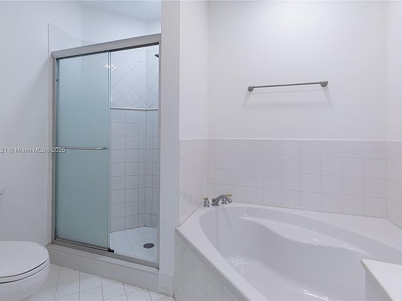 5th image of 5622 NW 112th Ct
