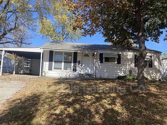 2nd image of 815 Lexington Park