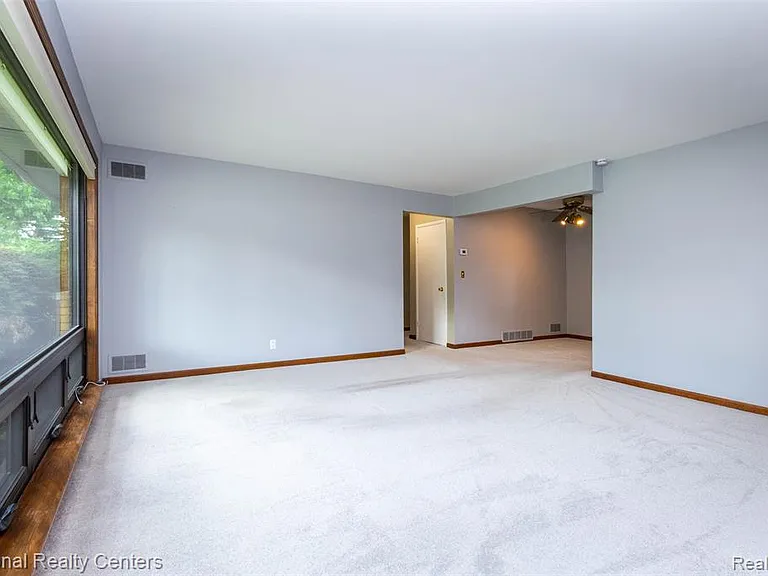 2475 Lafay Dr — Photo 4