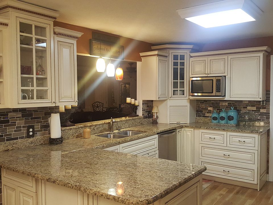 1st image of 484 Walnut Ln