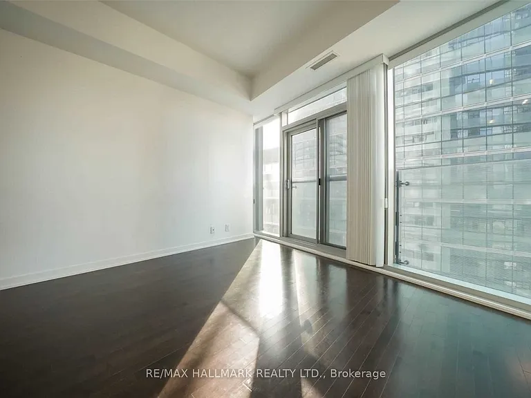 14 York St #2810 — Photo 2