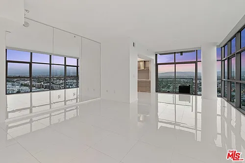 13700 Marina Pointe Dr Photo 1