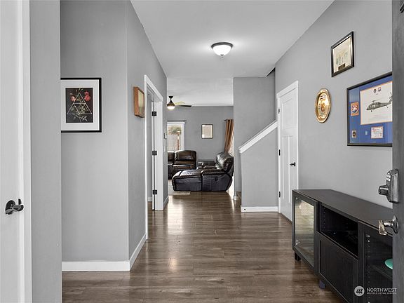 4th image of 9948 Locust Court SE