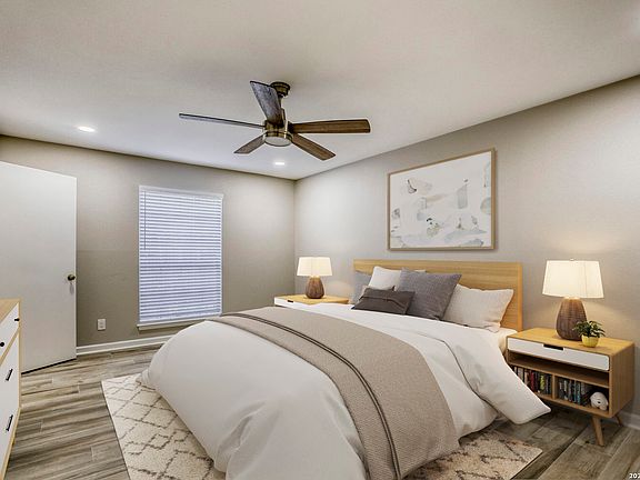 3rd image of 8033 N New Braunfels # 100A