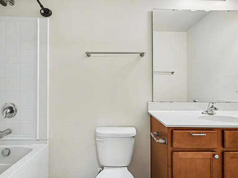 10420 Benfield Rd — Photo 27