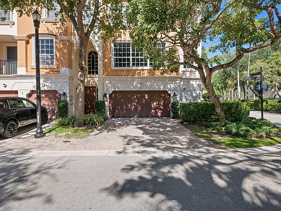 3rd image of 5675 NE Trieste Way