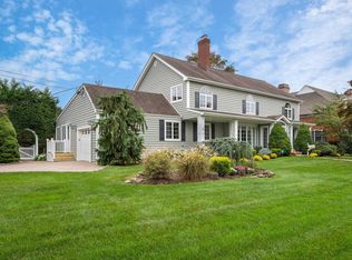 166 Dartmouth Rd, Massapequa, NY 11758