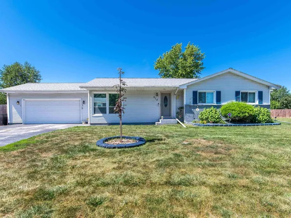 213 Briargate Dr, Colona, IL 61241