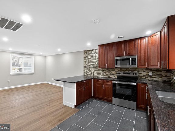 5th image of 1602 Lorimer Rd