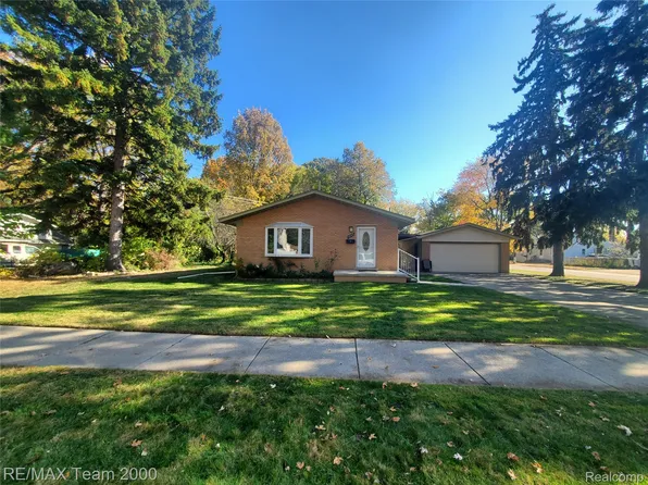 4565 Universal St, Dearborn Heights, MI 48125