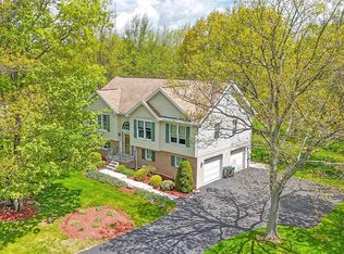 22 Lia Rd W, Frackville, PA 17931