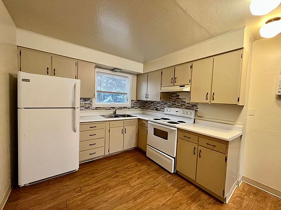 4th image of 823 17th Ave APT 125