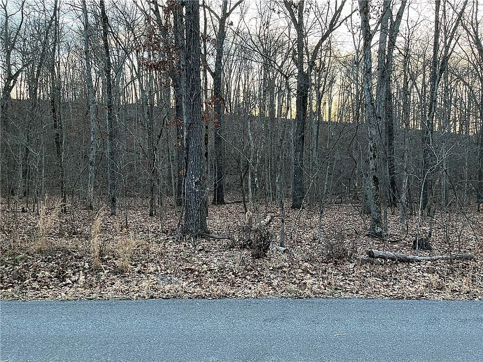 1st image of 4 Flaxton Dr #4
