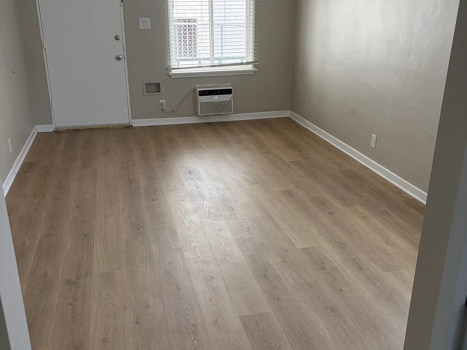2 bed, 700 sqft, $2,250 — Photo 3