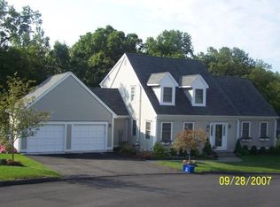 38 Bunker Hill Cir, Shelton, CT 06484