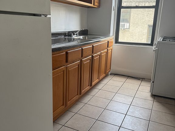 3rd image of 21-78 35th St APT 5B