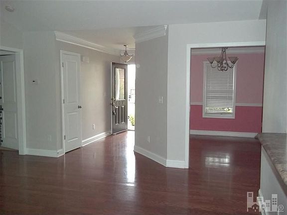 4th image of 109 Harvest Creek Ct