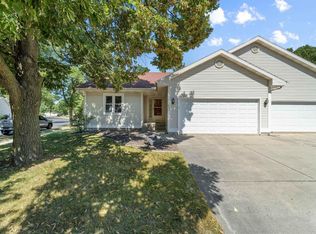 845 Sky Ridge Dr, Madison, WI 53719