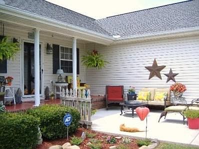 2nd image of 105 Summer Breeze Ln