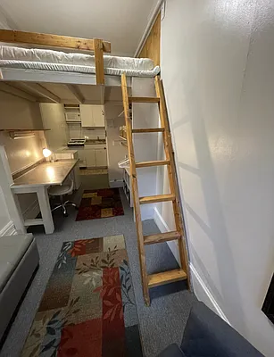 Rented by R New York | media 18