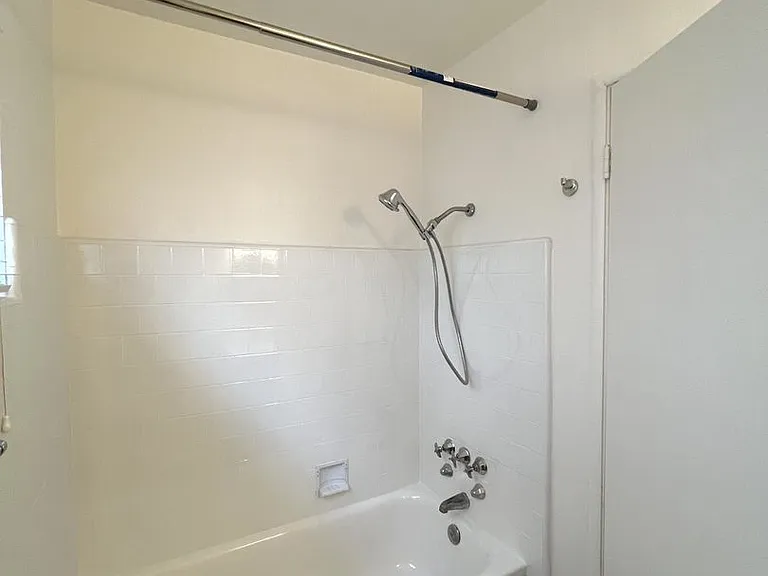 1408 G St — Photo 16