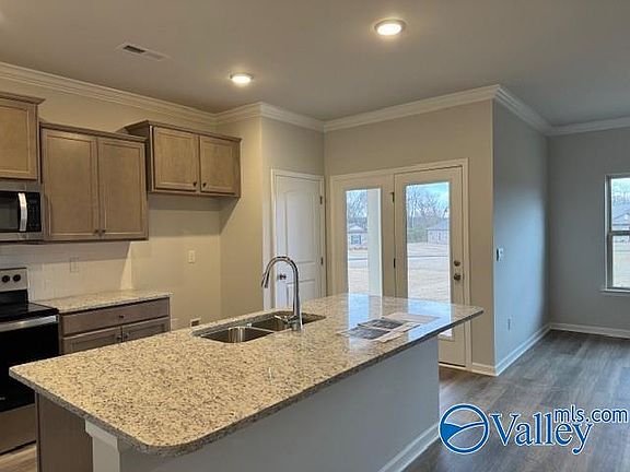 3rd image of 7003 Straightway Ct