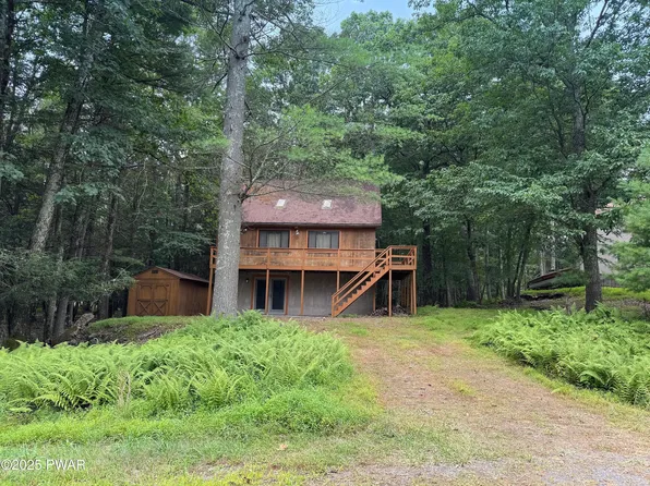 121 Bridle Rd, Lackawaxen, PA 18435