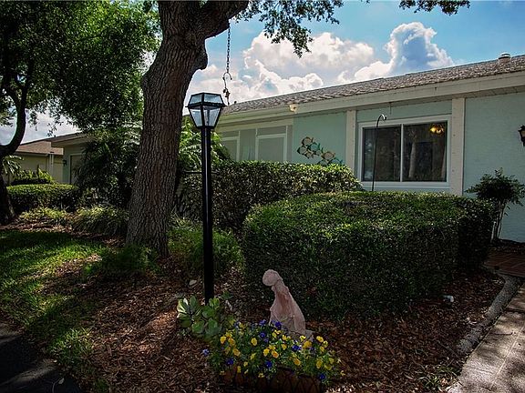 2nd image of 2605 Lancaster Dr