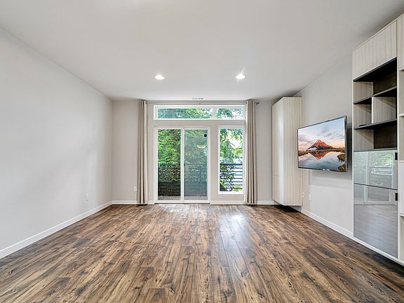 5th image of 13955 NE 15th Ct