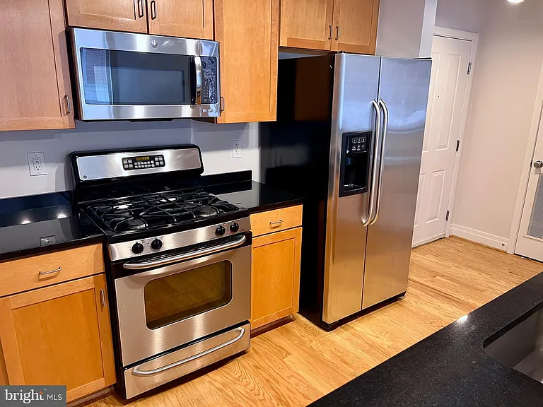 1205 Garfield St #305 — Photo 5